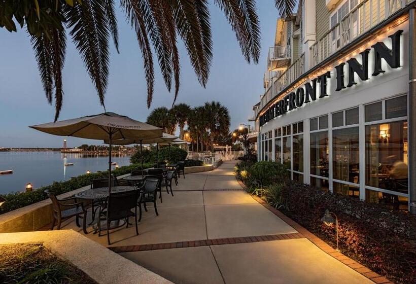 Отель The Waterfront Inn