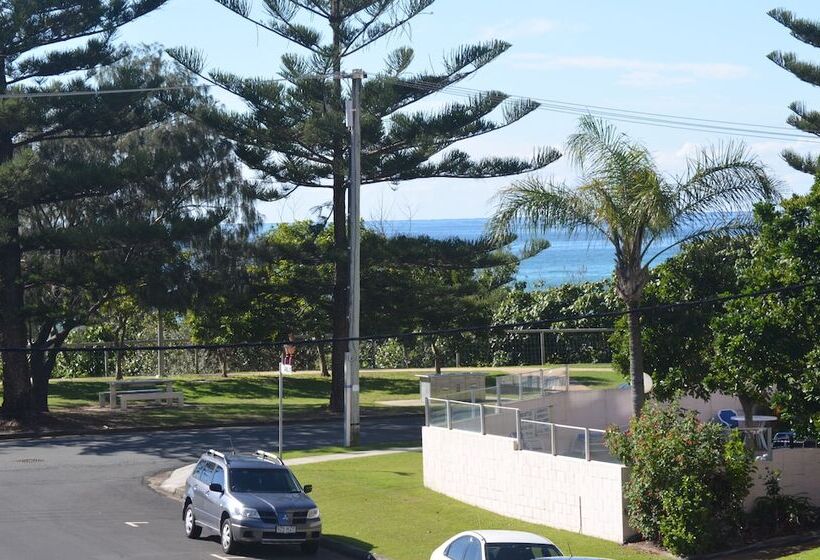 La Costa Beachside Motel