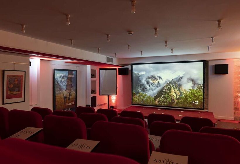 Le 123 Sebastopol  Astotel