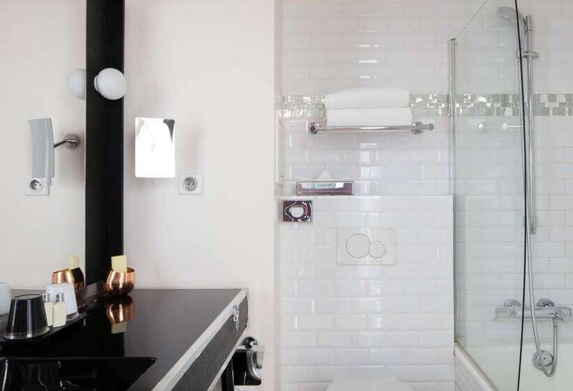 Le 123 Sebastopol  Astotel