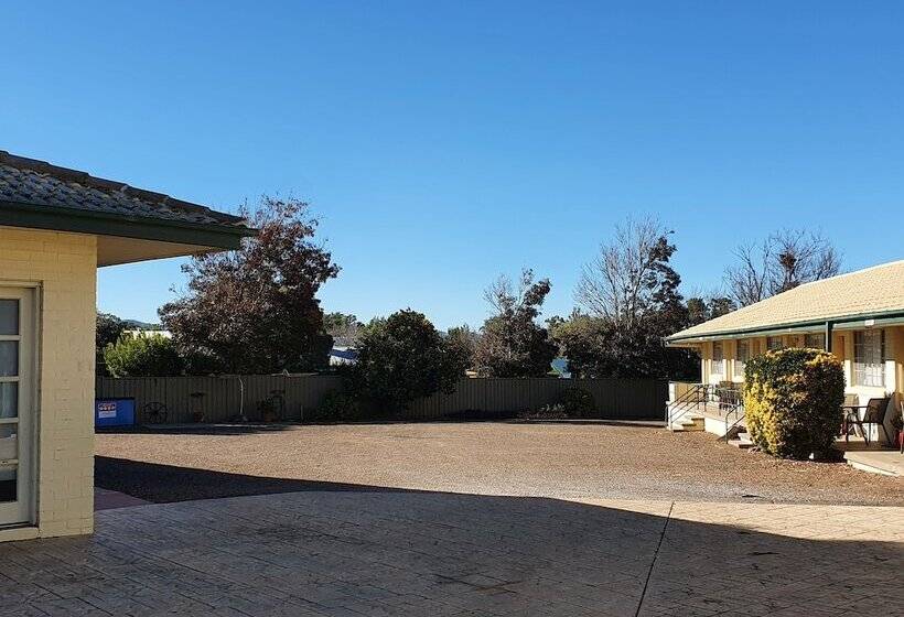 The Aston Motel Tamworth