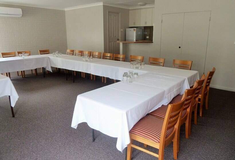 The Aston Motel Tamworth