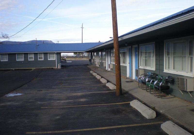 فندق على الطريق Quail Run Motor Inn