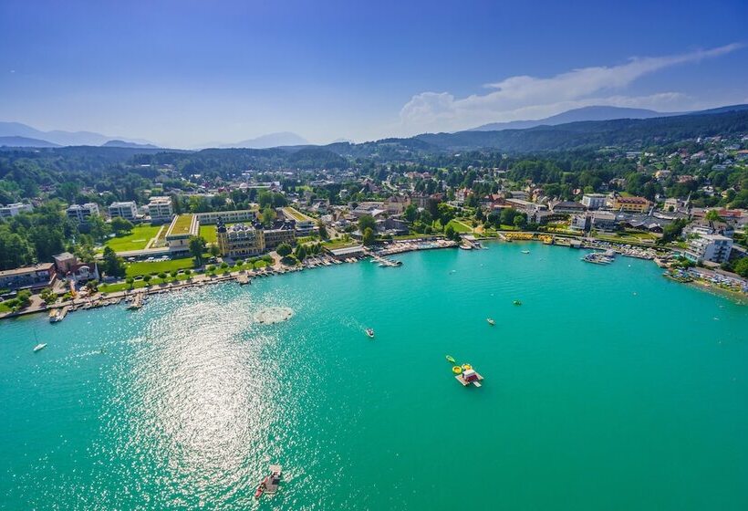 استراحتگاه Barry Memle Directly At The Lake