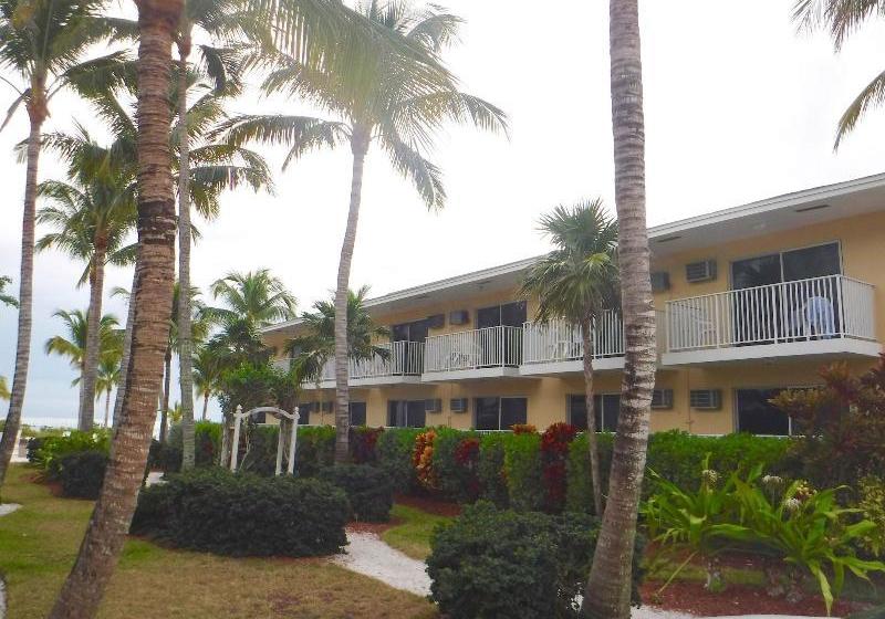 منتجع Waterside Inn On The Beach