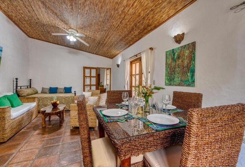 Boutique Hotel Secret Garden Granada