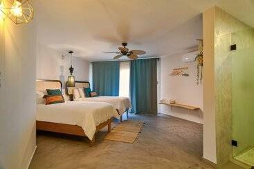 هتل Catalina Tropical Lodge