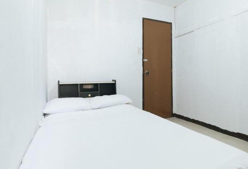 هتل Cristian Jay Dormitory By Reddoorz