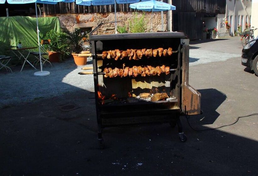 Отель Gasthof Zum Weissen Lamm