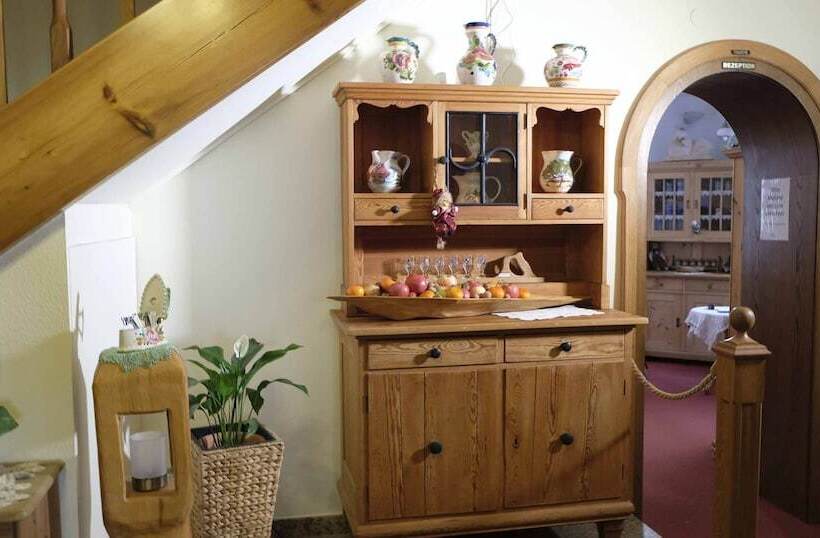 Отель Gasthof Zum Weissen Lamm