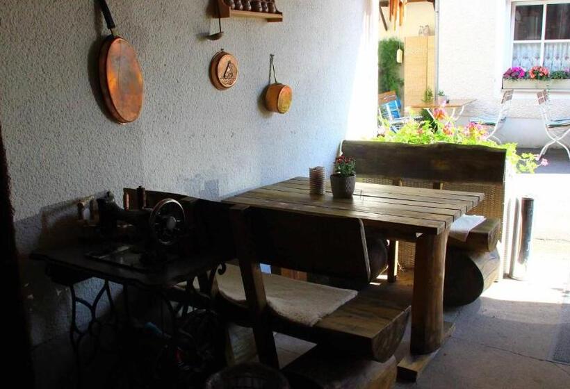 Отель Gasthof Zum Weissen Lamm