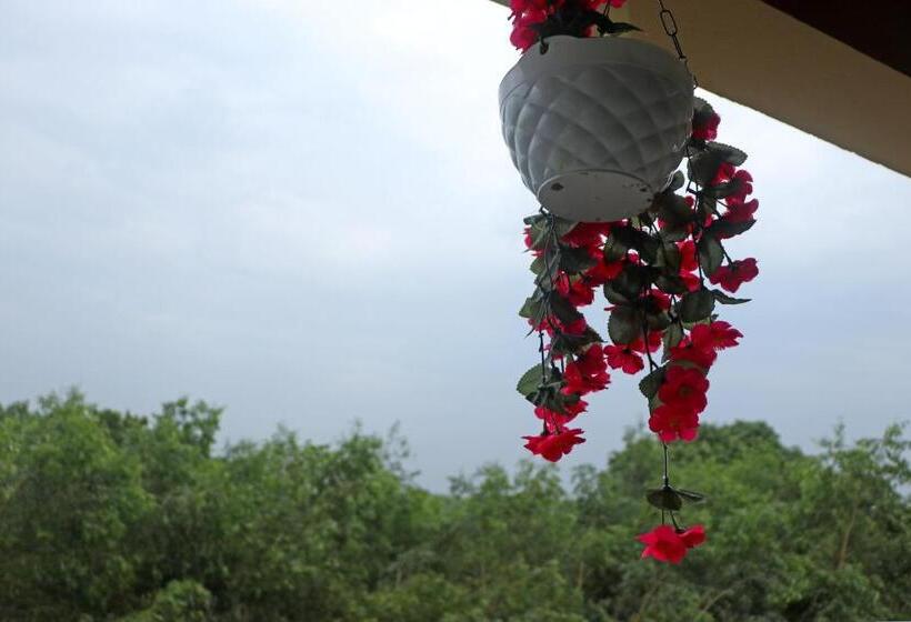 فندق Resort Neel Nirjan !! Best Family Resort In Bolpur Santiniketan With Swimming Pool !!