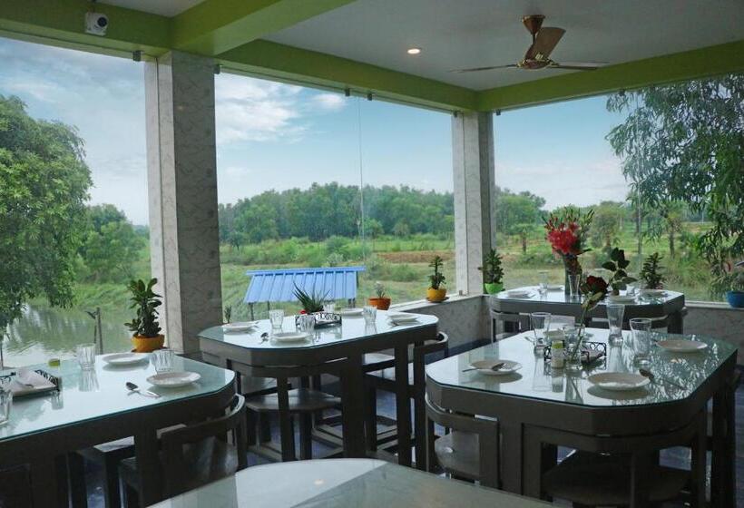 فندق Resort Neel Nirjan !! Best Family Resort In Bolpur Santiniketan With Swimming Pool !!