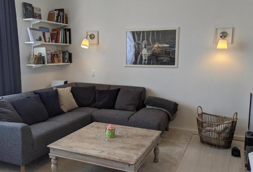 پانسیون Flateyri Guesthouse