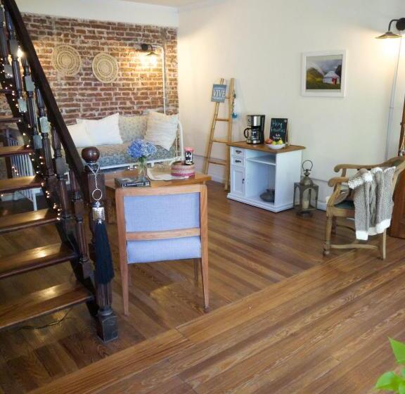 تختخواب و صبحانه La Yurta