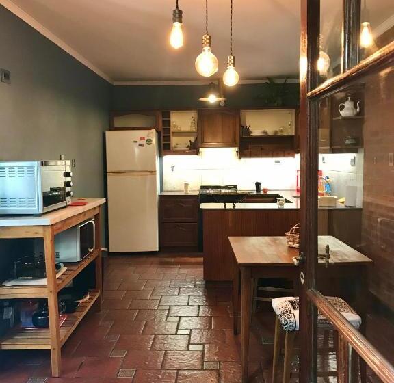 تختخواب و صبحانه La Yurta