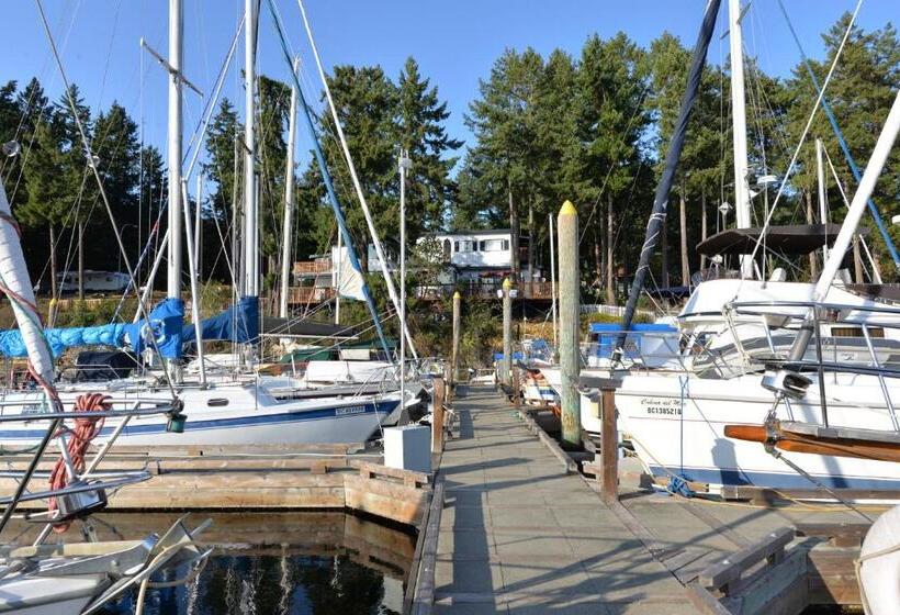 هتل Raven Point Inn
