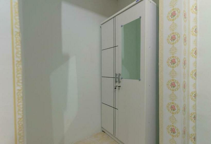 Отель Reddoorz Near City Walk Benhil