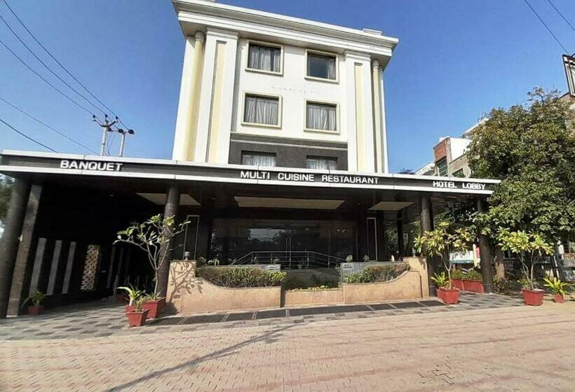 酒店 The Marque By Luxus  In Mathura
