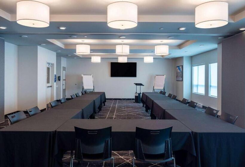 Microtel Inn & Suites Dorval Qc