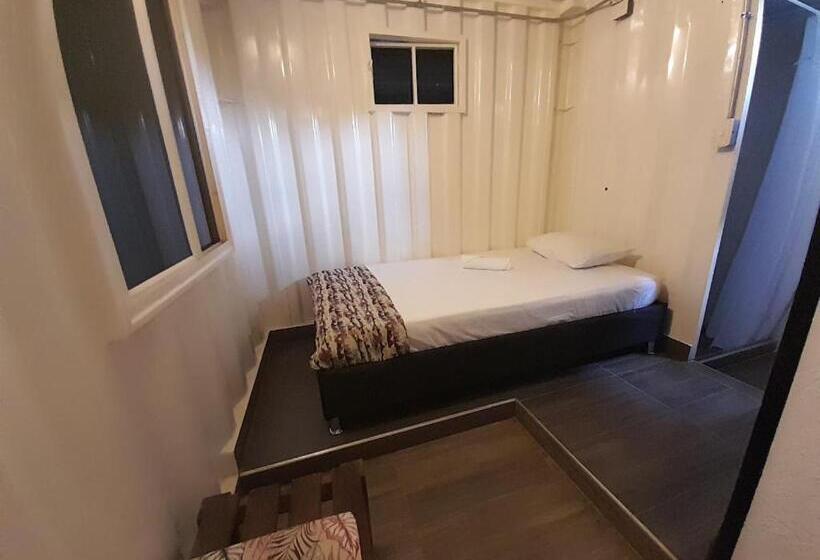 پانسیون Hostal Bon Hábitat