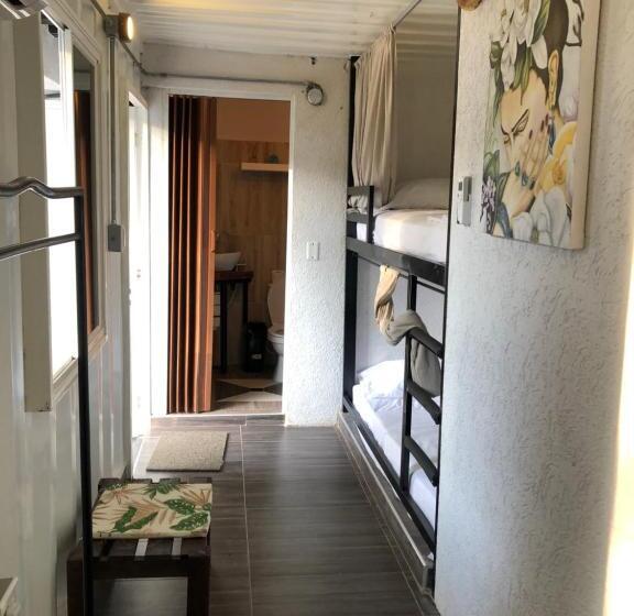 پانسیون Hostal Bon Hábitat