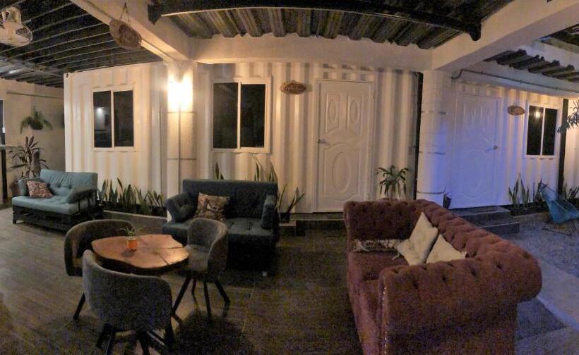 پانسیون Hostal Bon Hábitat