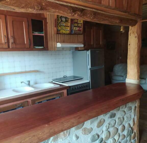 بنسيون Le Saloon