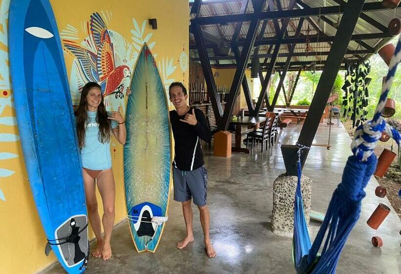 פנסיון Luminosa Uvita Hostel