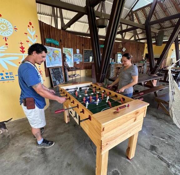 פנסיון Luminosa Uvita Hostel