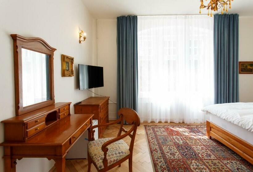 פנסיון Parkhotel Vrbno