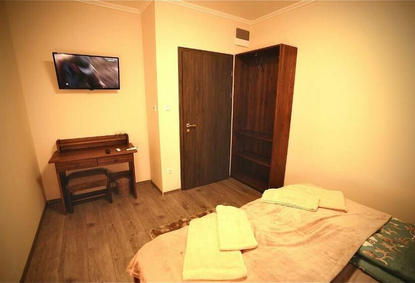 تختخواب و صبحانه Bacchus Pub és Panzió
