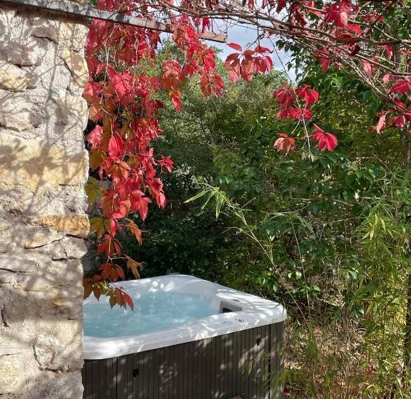 민박 L Amourier Chambres D Hôtes Pour Amoureux Avec Jacuzzi Ou Baignoire Xxl