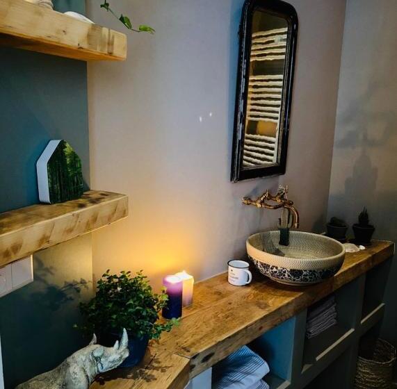 تختخواب و صبحانه Tiny Beachhouse