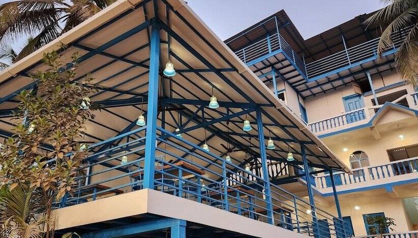 فندق Mandrem Retreat Beach Resort
