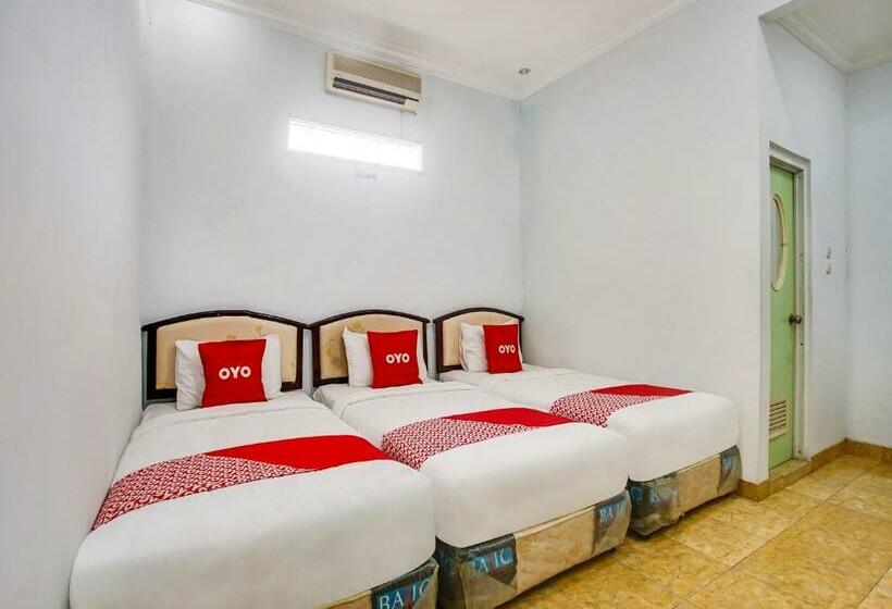 בית מלון כפרי Oyo 90771 Mess 19 Syariah