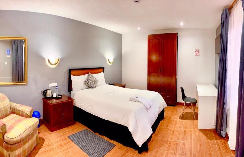 Accel Hotel La Quinta