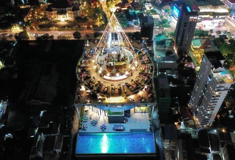 هتل The Penthouse Residence