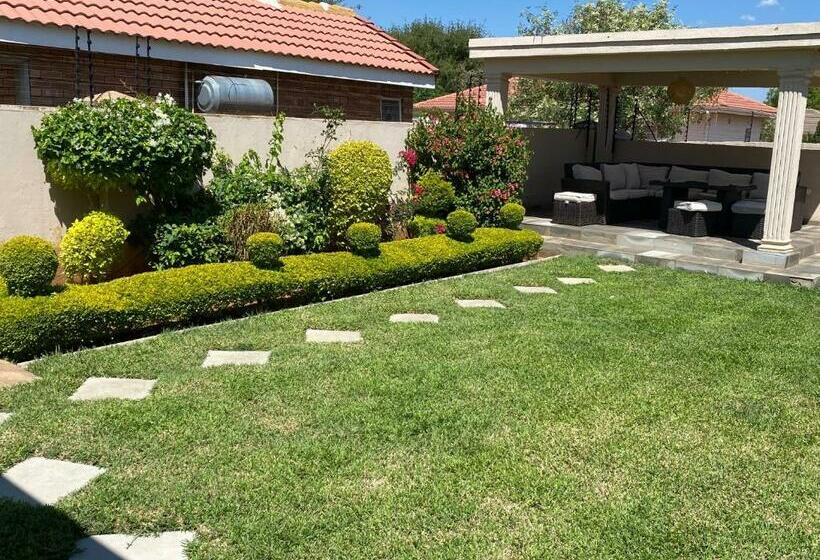 پانسیون Magville Guest House