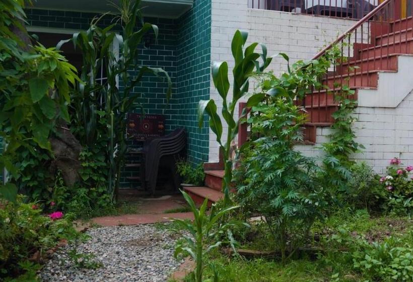 פנסיון Tatva Veda Homestay & Hostel