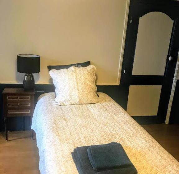 مبيت وإفطار La Tour Cachée