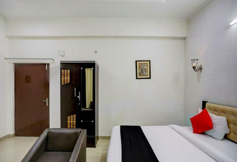 בית מלון כפרי Capital O 82543 Bhoomi Rooms