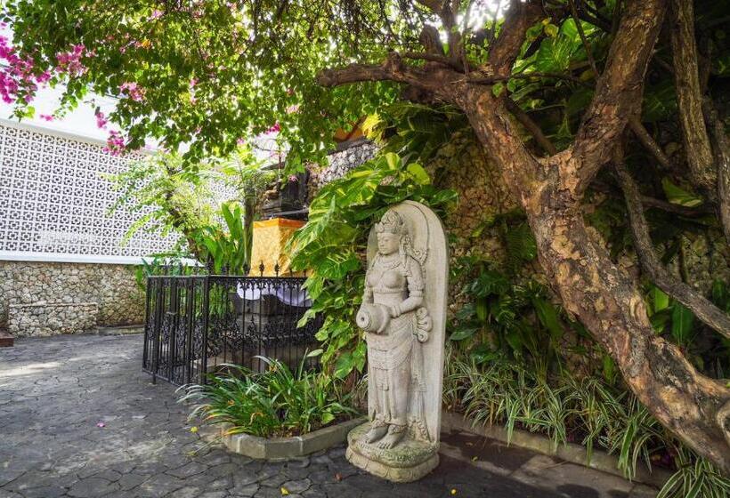 هتل Giri Bhagawan Villas & Spa