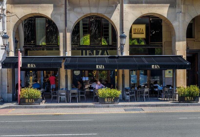 هتل Ibizas