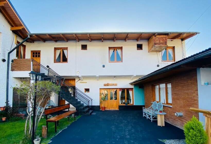 هتل Maktub Hosteria