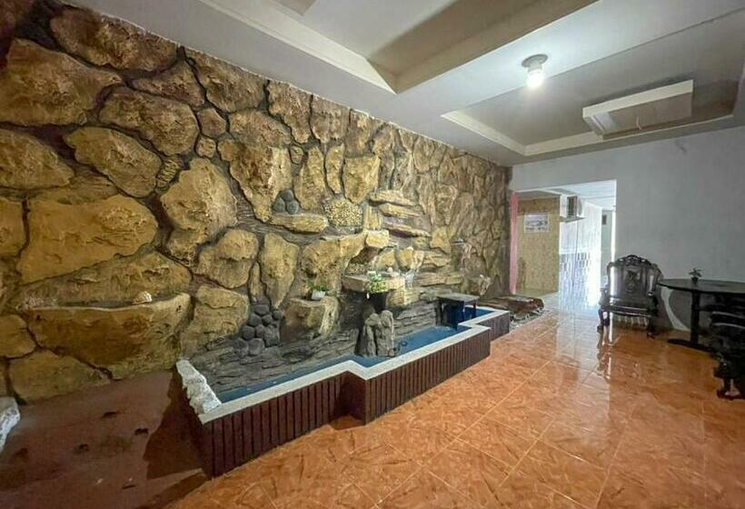 فندق Reddoorz Near Poso City Mall