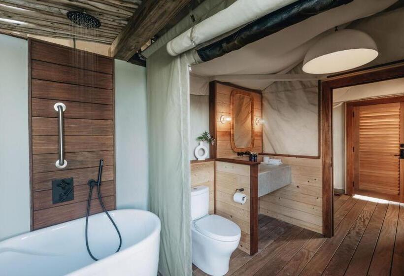 Lovango Resort And Beach Club