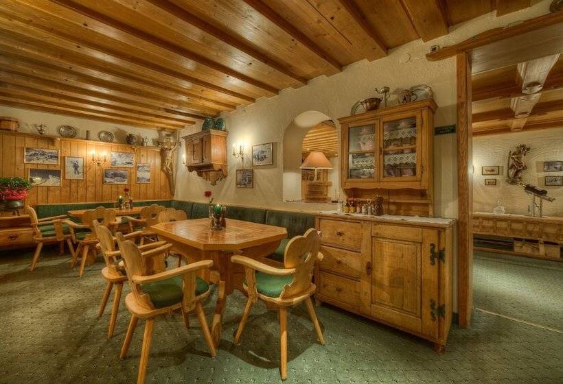 پانسیون Arlberghöhe