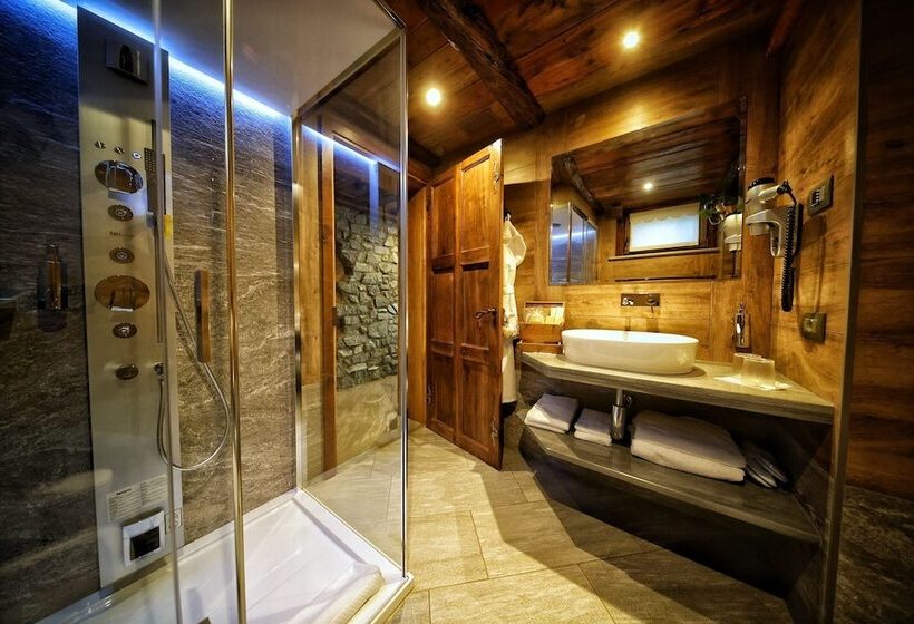 פנסיון Café Quinson Relais De Charme