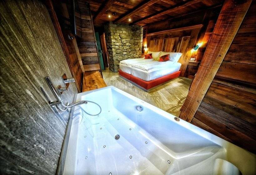 פנסיון Café Quinson Relais De Charme